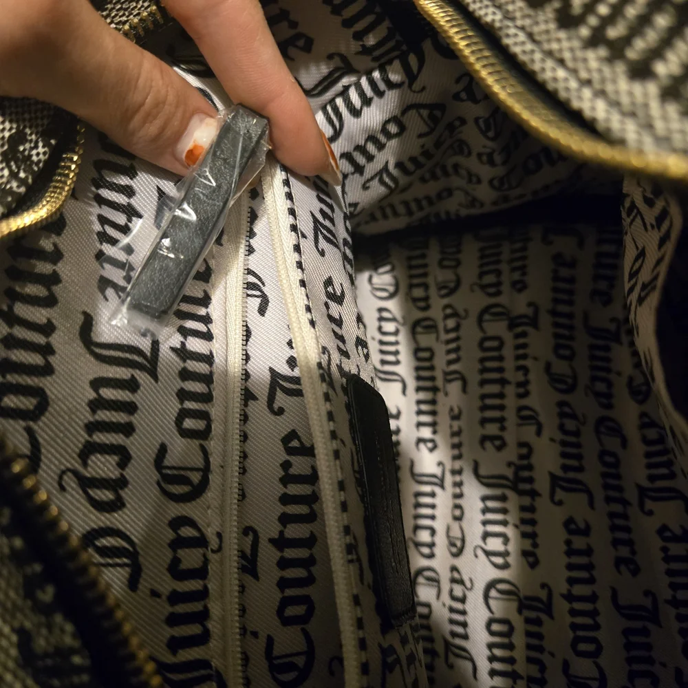 Juicy Couture Black and Gold Handbag - Picture 5 of 8